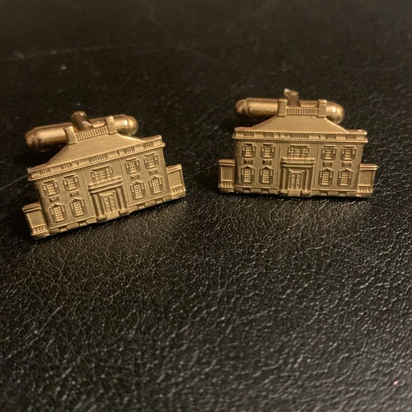 Designer Signed Cuff links from VA estate sale - Picture 1 of 4